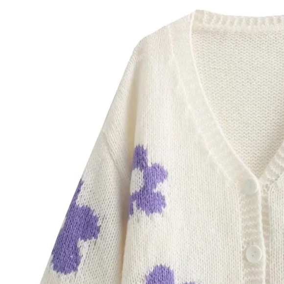 White purple Floral daisy print knit Button Up V-Neck Cardigan - Picture 2 of 3